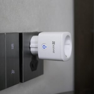 Priza inteligenta Wireless EZVIZ CS-T30-10B-EU, control remote din aplicatia Ezviz (IOS/Android) pentru toate aparatele conectate, compatibila cuAmazon Alexa si Google Assistant, notificari cu starea de functionare,configurare program de functionare, protectie marita la incendiu,puterea maxima